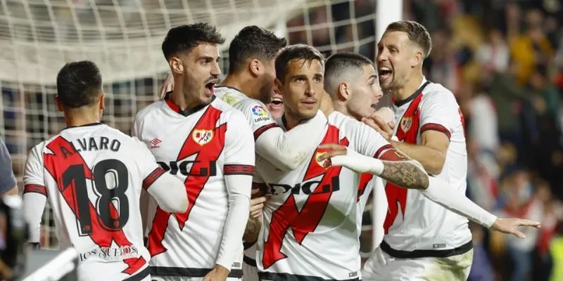 Rayo Vallecano sở hữu đội phòng ngự cực kỳ chắc chắn